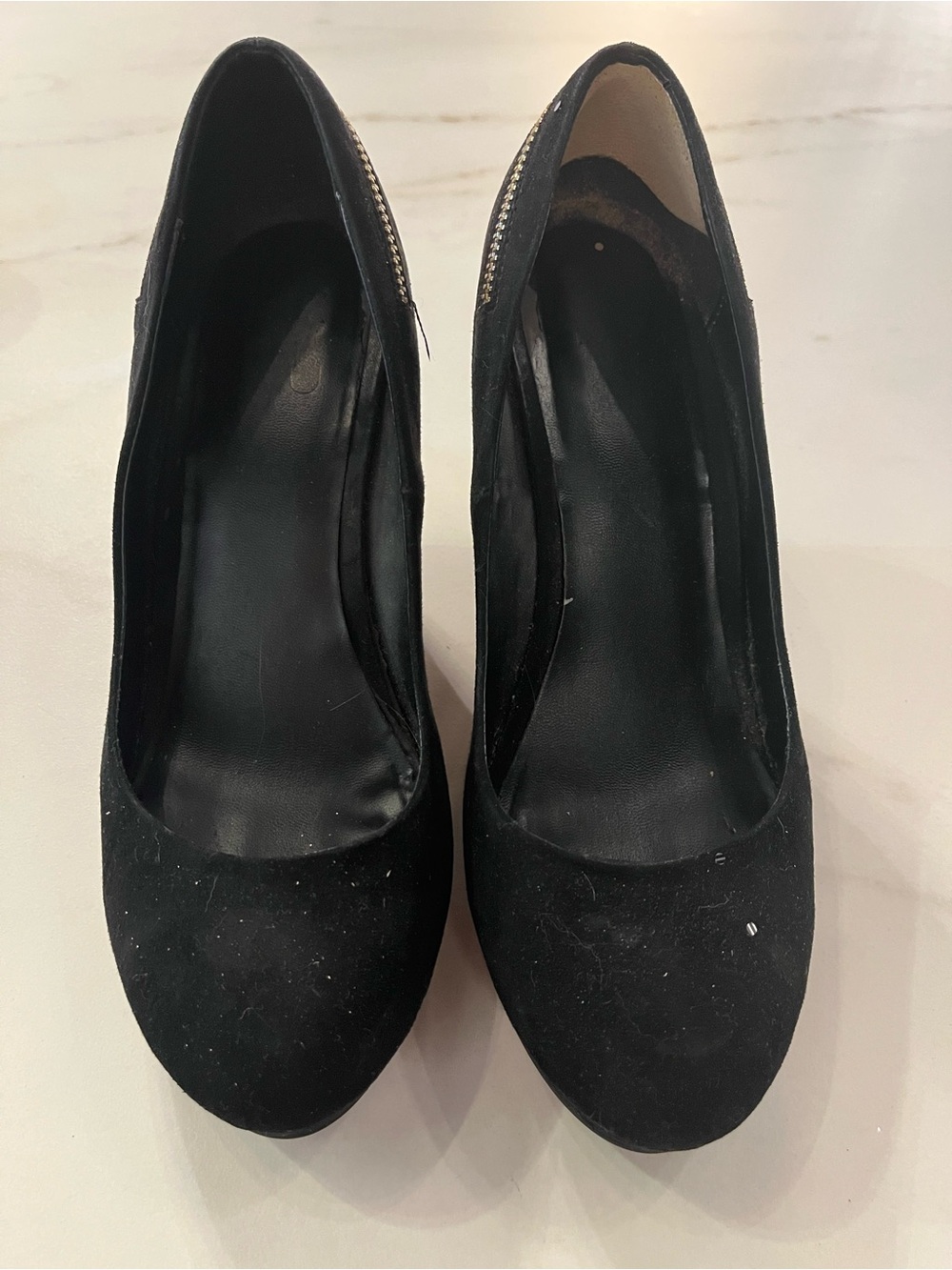 Black Suede Round-Toe Women's Pumps